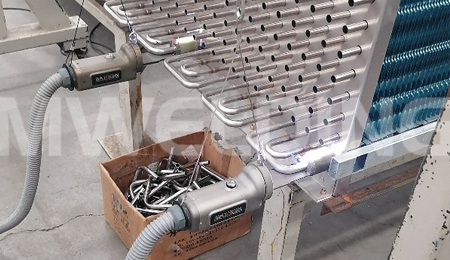 Máy hàn ống U của tụ đổi nhiệt - Triển lãm hoạt động liên tục bởi một người